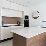 Private Jacuzzi, 3 Pools, Grill, Parking, Ac